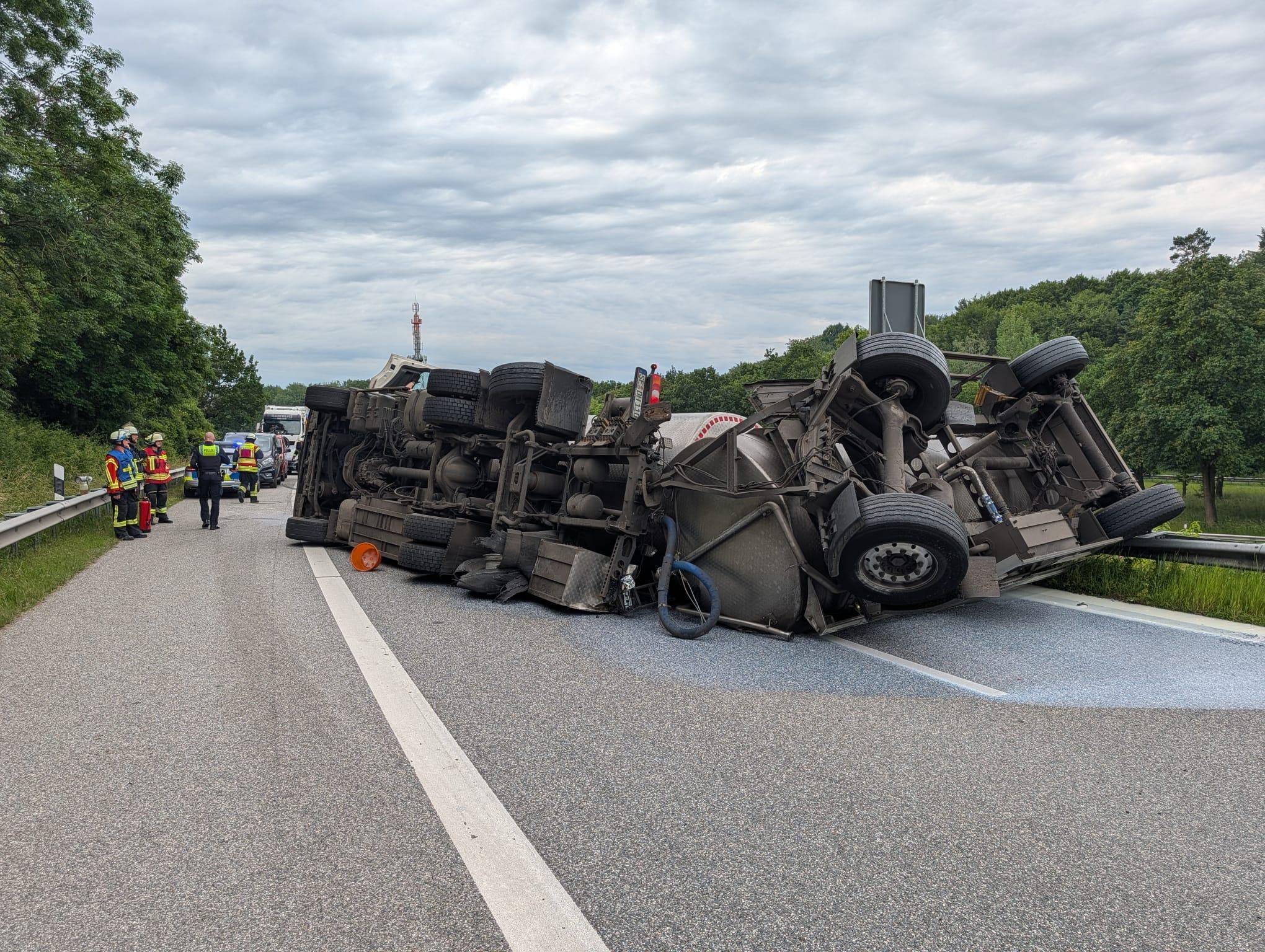 Einsatzfoto TH1 Y - Verkehrsunfall, Person ...